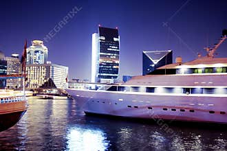 Yatch in Dubai creek