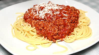cooked spaghetti bolognese