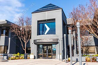 Jan 31, 2020 Santa Clara / CA / USA - Silicon Valley Bank headquarters and branch; Silicon Valley Bank, a subsidiary of SVB