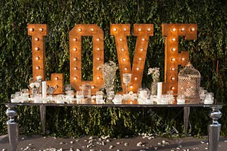 Vintage love light bulb sign decoration for wedding valentine day