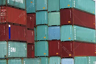 Container in red and green