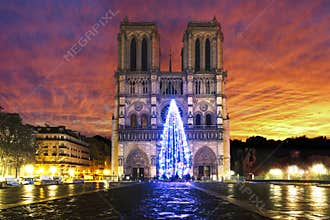 Sunrise over Notre Dame de Paris