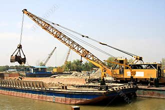 Small dock crane