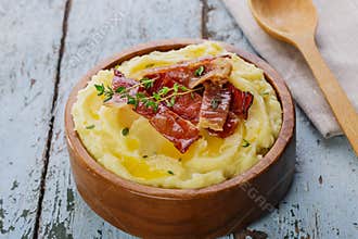 Mashed potatoes with bacon