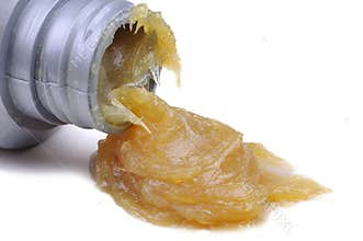 Lubricating grease