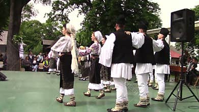 Romanian popular dance