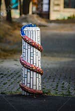 Saloun Villa artistic boundary post