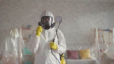 Thoughtful exterminator finds a solution and looks into the camera