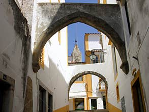Typical street of Évora IV