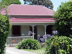 Colonial house 6