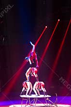 Circus team performance on stage, zirkus