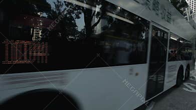 Streets of Hong Kong, steadicam - public transportation buses