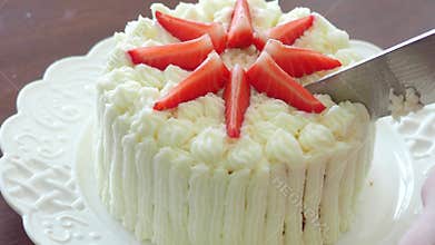 Round cut Korean white Cake