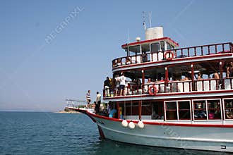 Tour boat