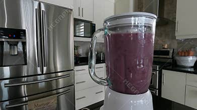 Blender making smoothie
