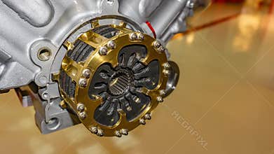 Clutch package of a racing engine