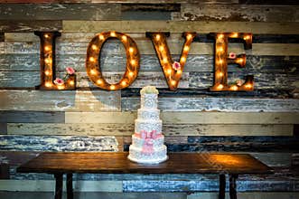 Wedding Cake with Love