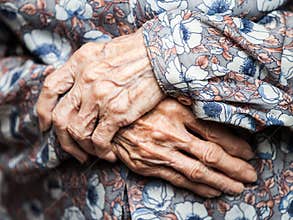 Very old woman hands
