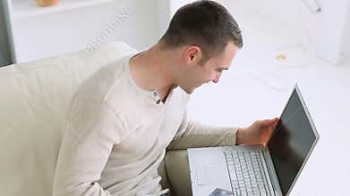 Man finding something to buy on the Internet