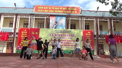 Vietnamese schoolgirls are practicing performing arts to prepare for the opening day of the new school year