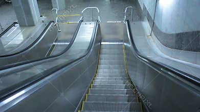 Escalator stairway