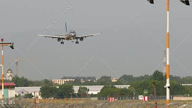 Aeroflot Airbus A321 approaching landing