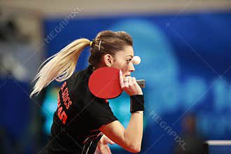 SZOCS Bernadette on serve