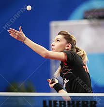 SZOCS Bernadette on serve