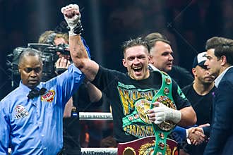 Oleksandr Usyk announce as winner of Super Series semi final fight