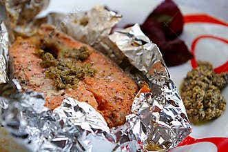 Baked salmon with pesto