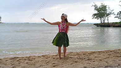 Hawaii hula dancer in costume dancing 4k