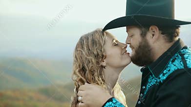 Fall on Max Patch MountainMax Patch MountainAppalachian Mountains, Tennessee & North Carolina, young couple, woman in