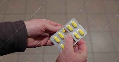Vitamin C supplement taking