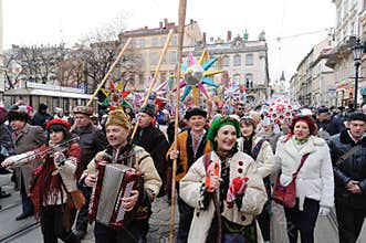 Christmas Star carriers parade through Lviv streets