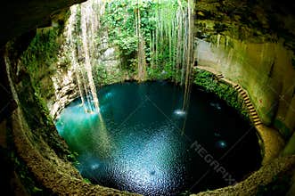 Mexico. Ik-Kil Cenote