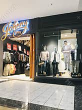 Johnny bigg at Westfield St. Lukes Mall, Auckland.