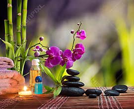 Composition spa massage - bamboo - orchid, towels, candles and black stones