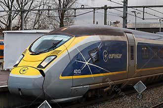 Eurostar between Amsterdam and London along platform at Rotterdam Central station
