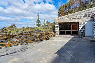 picnic and leisure area in the port of Portinhos, natural pools, lava tunnels and rock formations in the parish of Urzelina.