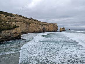 Dunedin, Tunnel beach
