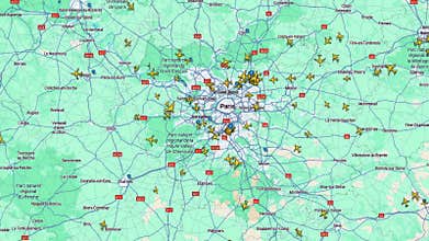 Time lapse of air traffic over Paris metropolitan area