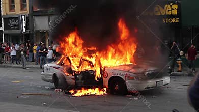 Extensive footage of police car on fire with CN Tower - HD 1080p