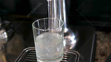 pour lemonade Glass of lemonade with lemon slices