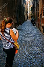 A lost tourist in Rome