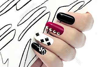 Graphic manicure.