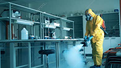 Chemical fumigation of a quantorium done by a disinfector