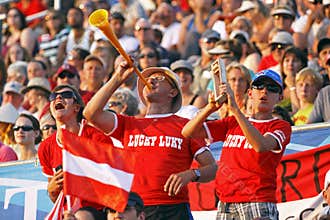 Austria shot put fans