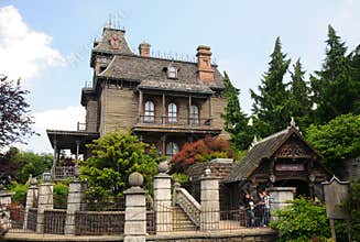 Haunted house -Disneyland Paris