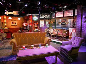 Warner Bros studios - friends famous central perk bar and orange sofa