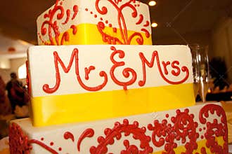 Mr & Mrs Wedding Cake